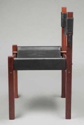 椅子の画像キャプション