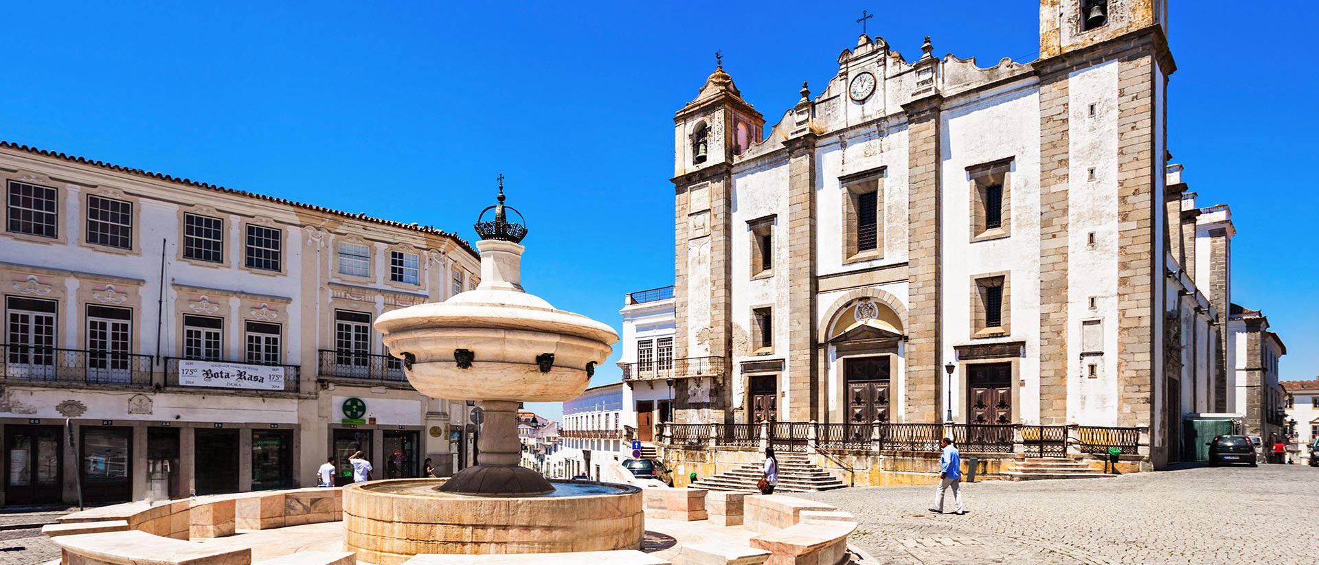 Évora